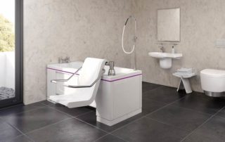 Gentona chair bath in wetroom